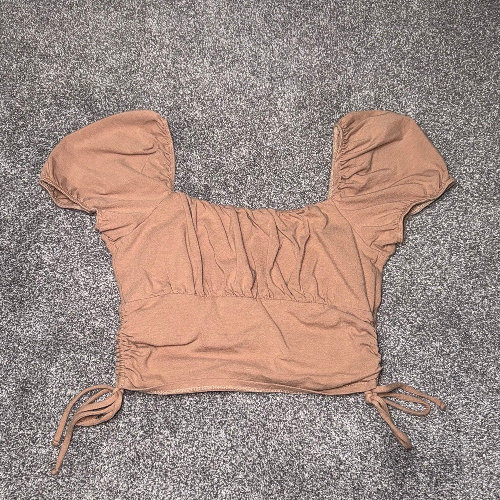 Hollister Women's Light Brown Off The Shoulder Top w/ Ruched Sides - Size Medium